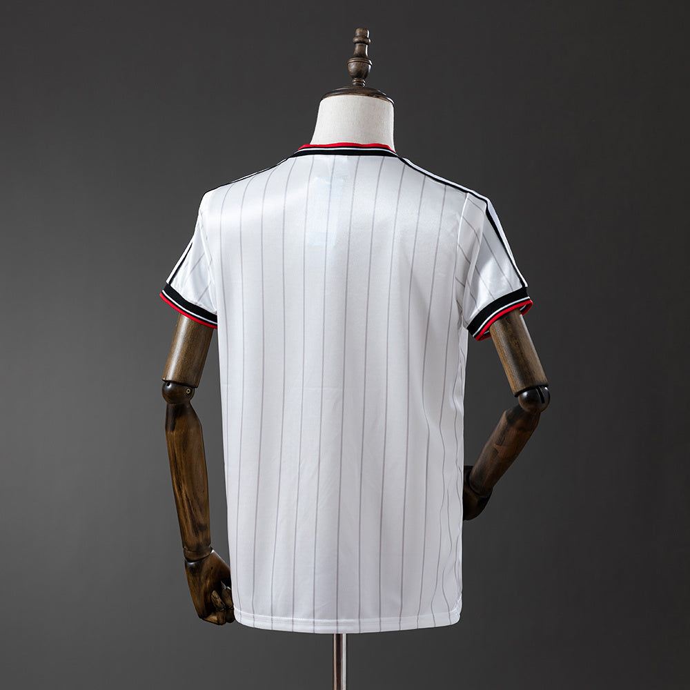 MANCHESTER UNITED RETRO VISITA 1983