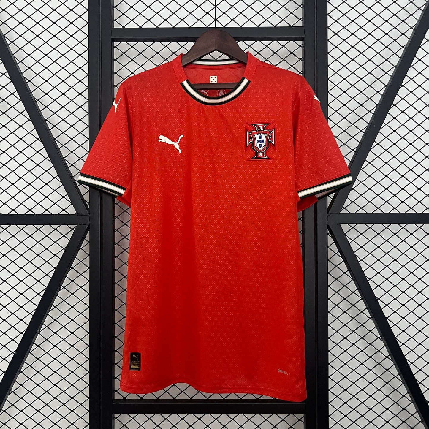 PORTUGAL FAN LOCAL 2025