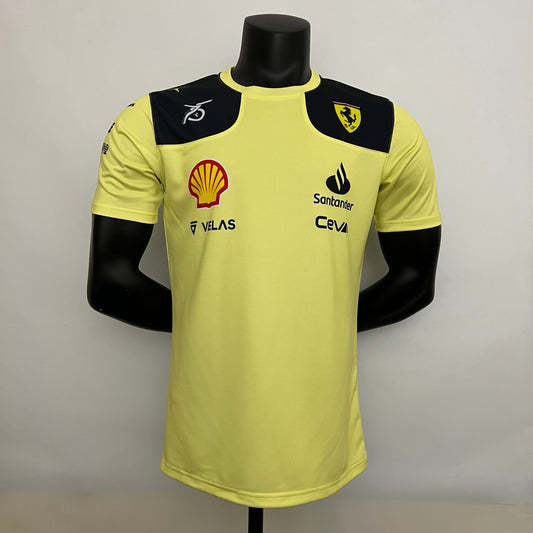 Ferrari Velas Amarillo