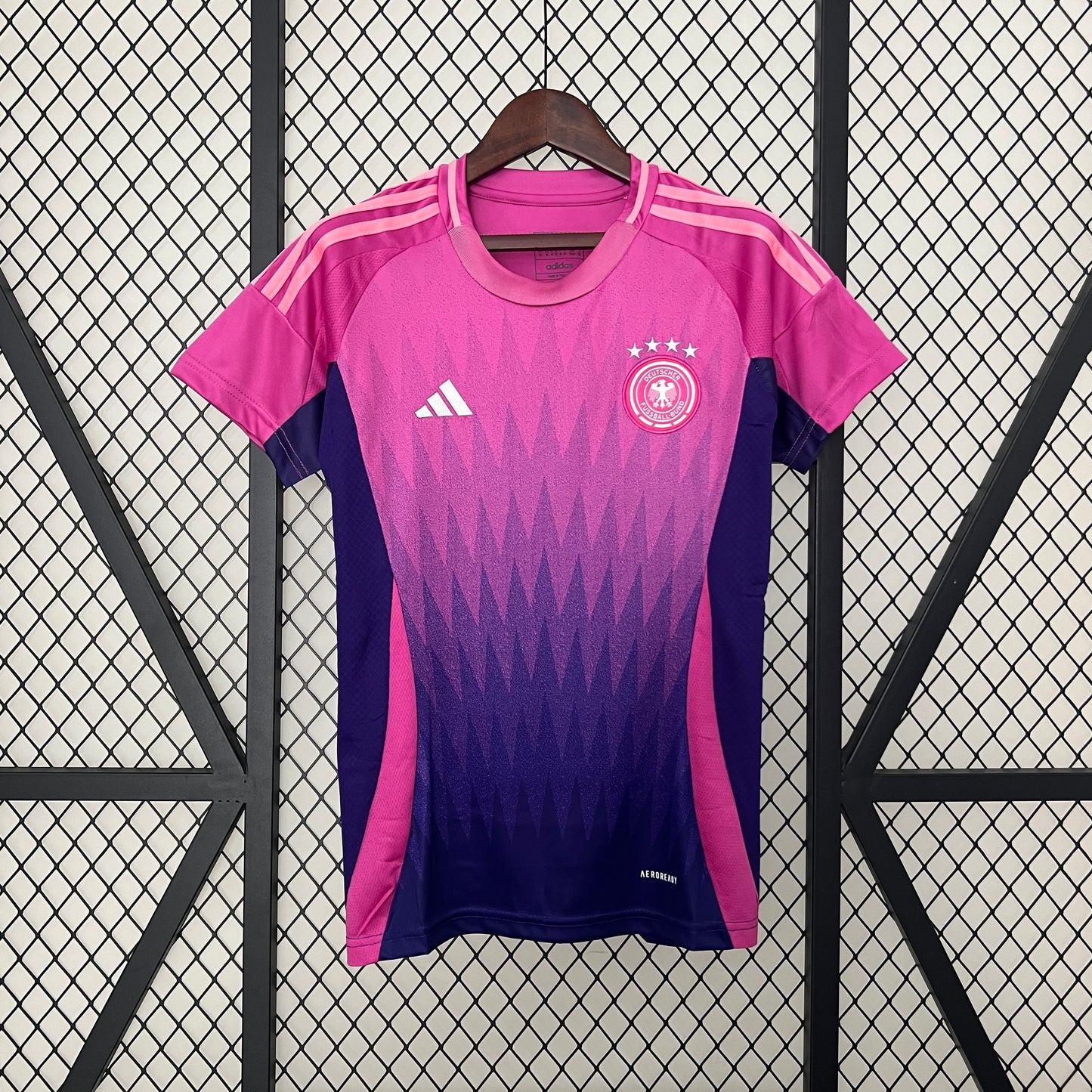 ALEMANIA RETRO VISITA MUJER 2024