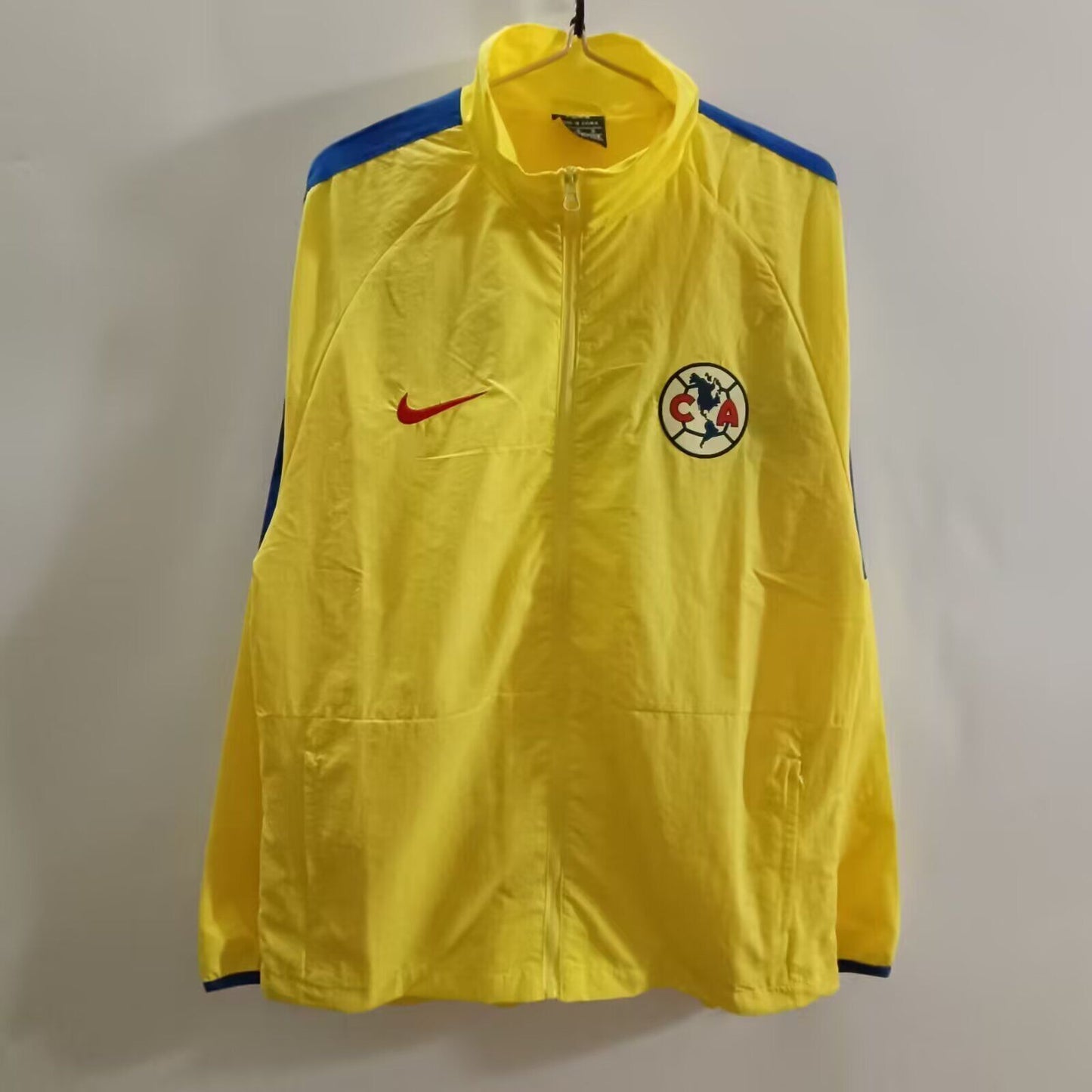 AMÉRICA ROMPEVIENTOS 25-26