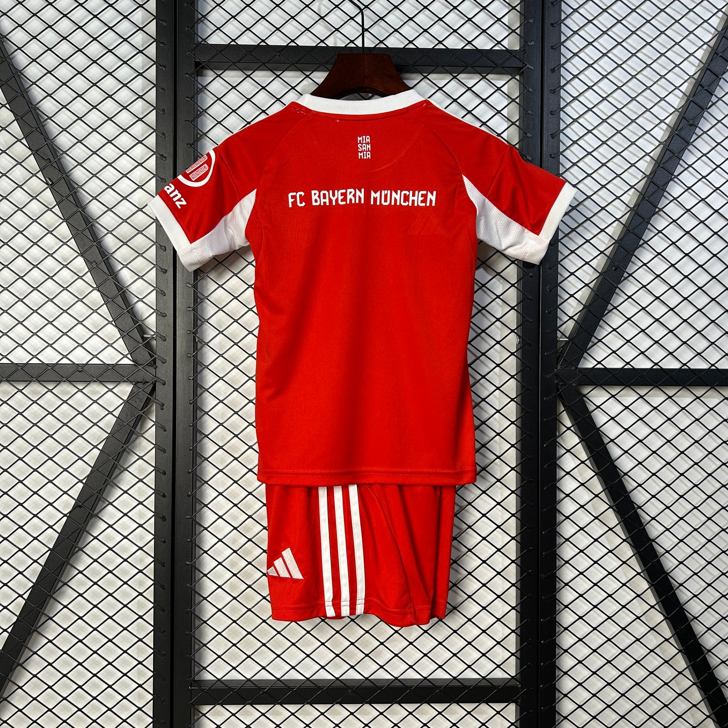 BAYERN LOCAL 25-26 NIÑO