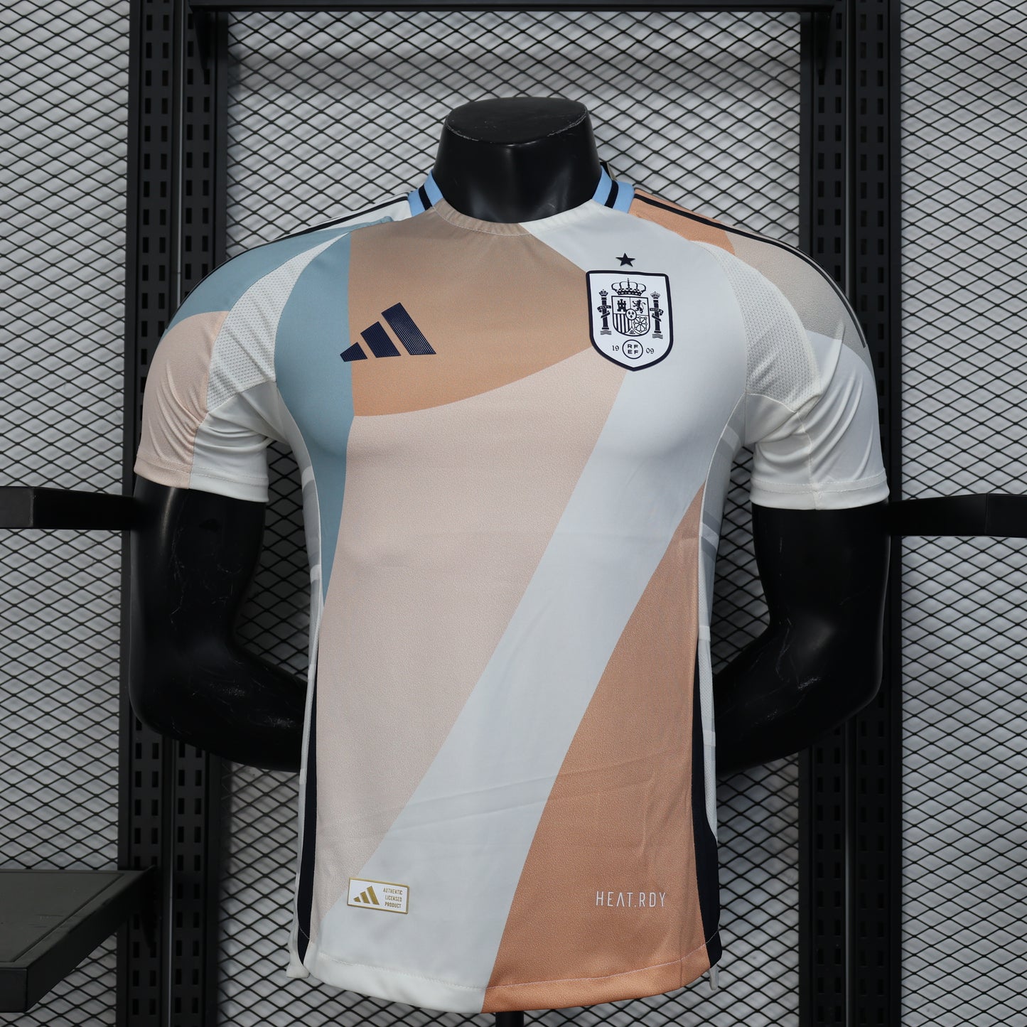 ESPAÑA JUGADOR VISITA 2025