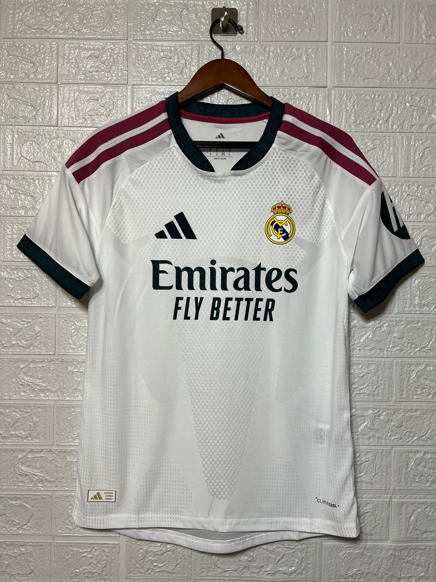 Real Madrid 26-27 vesión jugador local