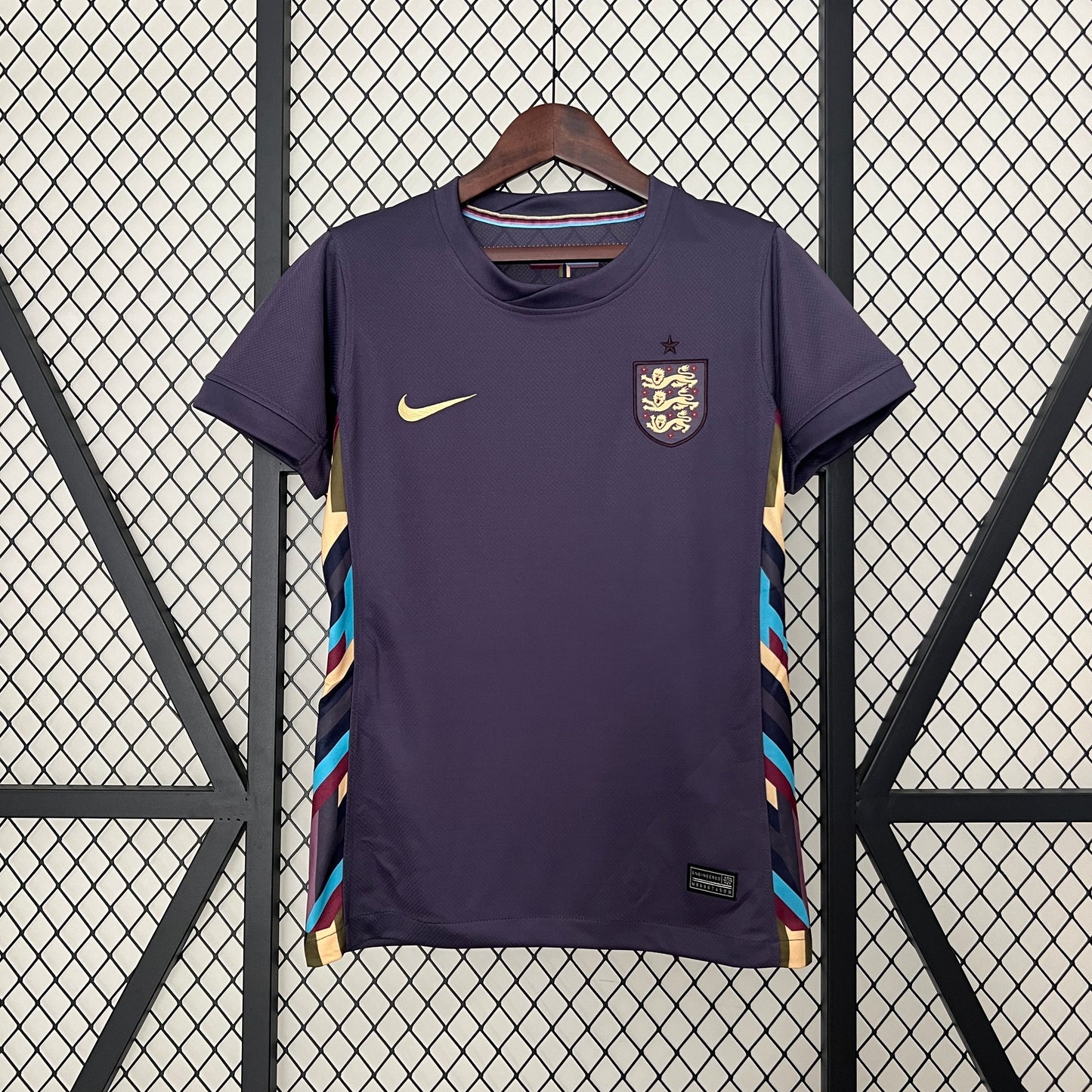 INGLATERRA MUJER VISITA 2024