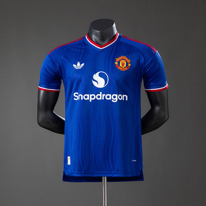 MANCHESTER UNITED VERSIÓN JUGADOR VISITA 26-27