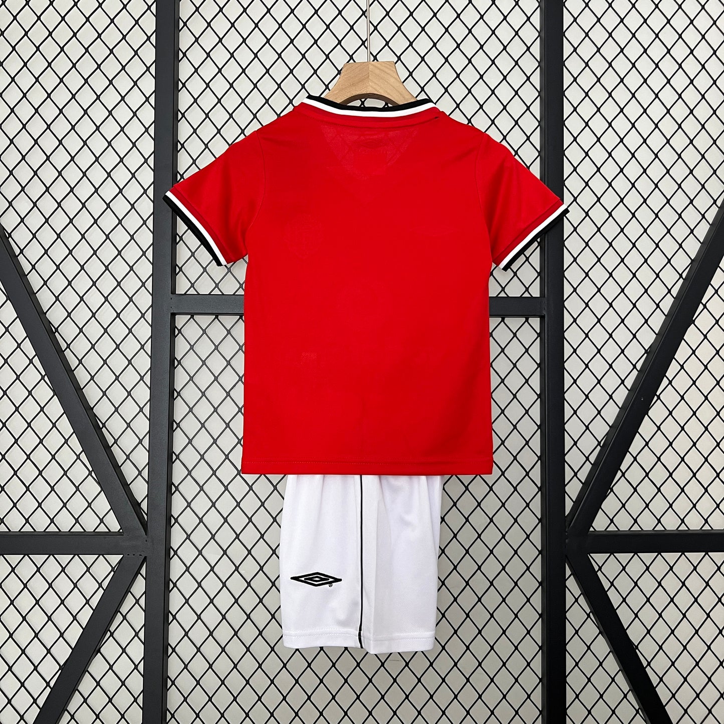 MANCHESTER UNITED LOCAL NIÑO 00-01