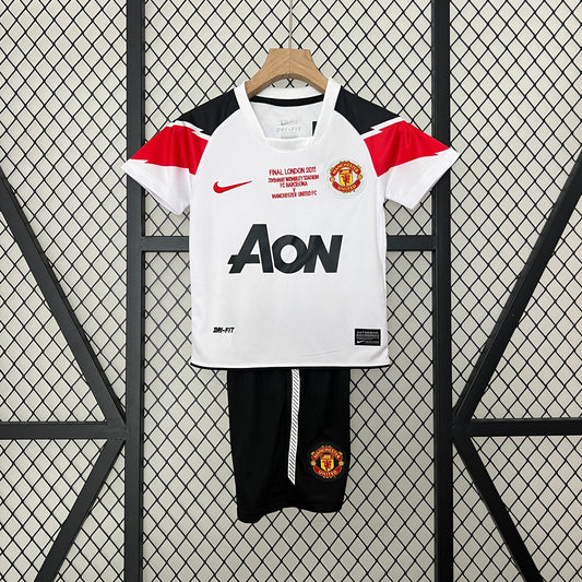 MANCHESTER UNITED VISITA NIÑO 10-11