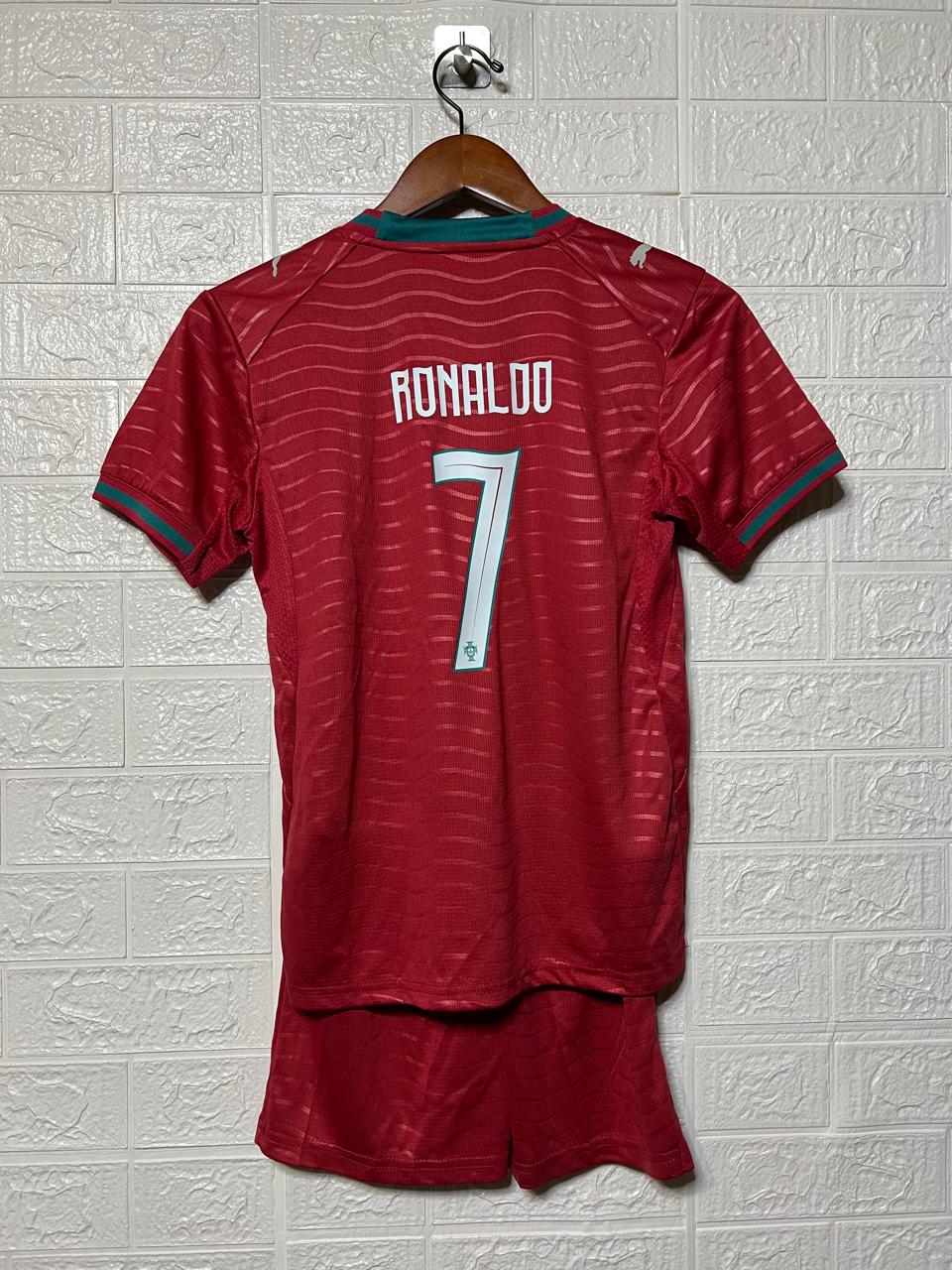 Portugal local 2026 niño Ronaldo