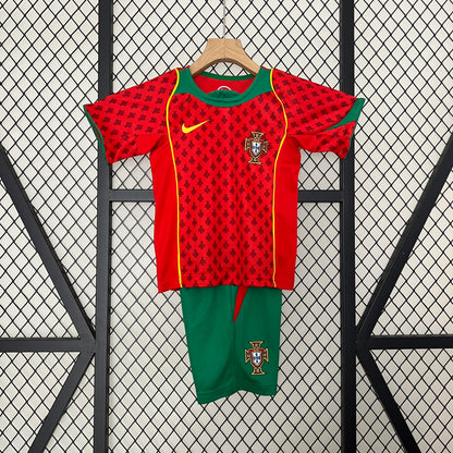 PORTUGAL NIÑO RETRO LOCAL 2004