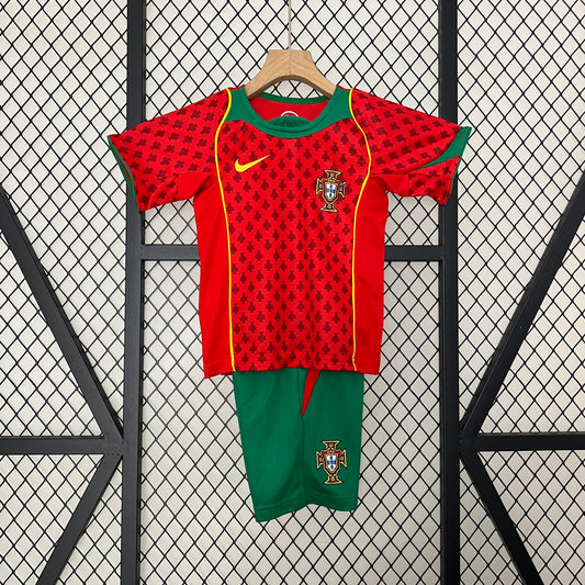 PORTUGAL NIÑO RETRO LOCAL 2004