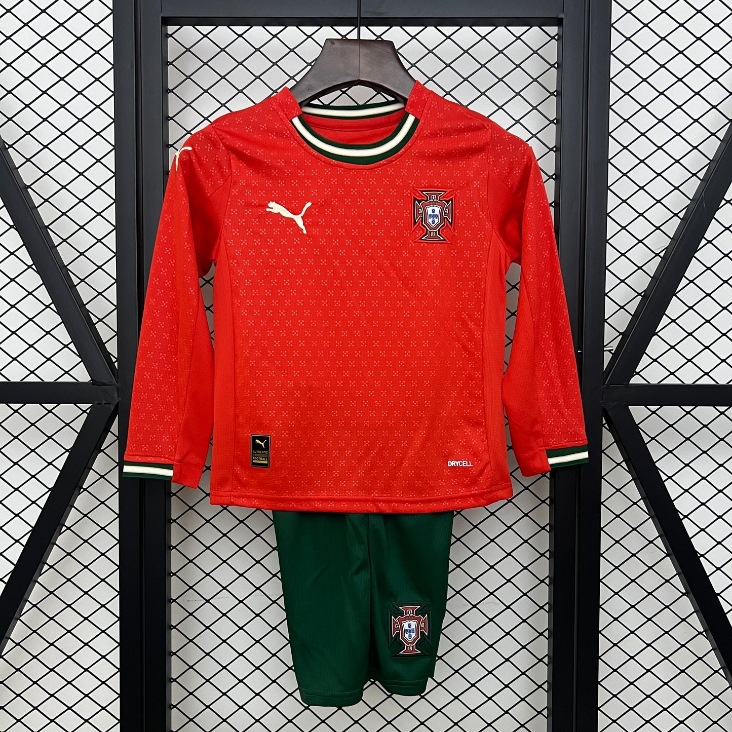 PORTUGAL NIÑO RETRO LOCAL 2025