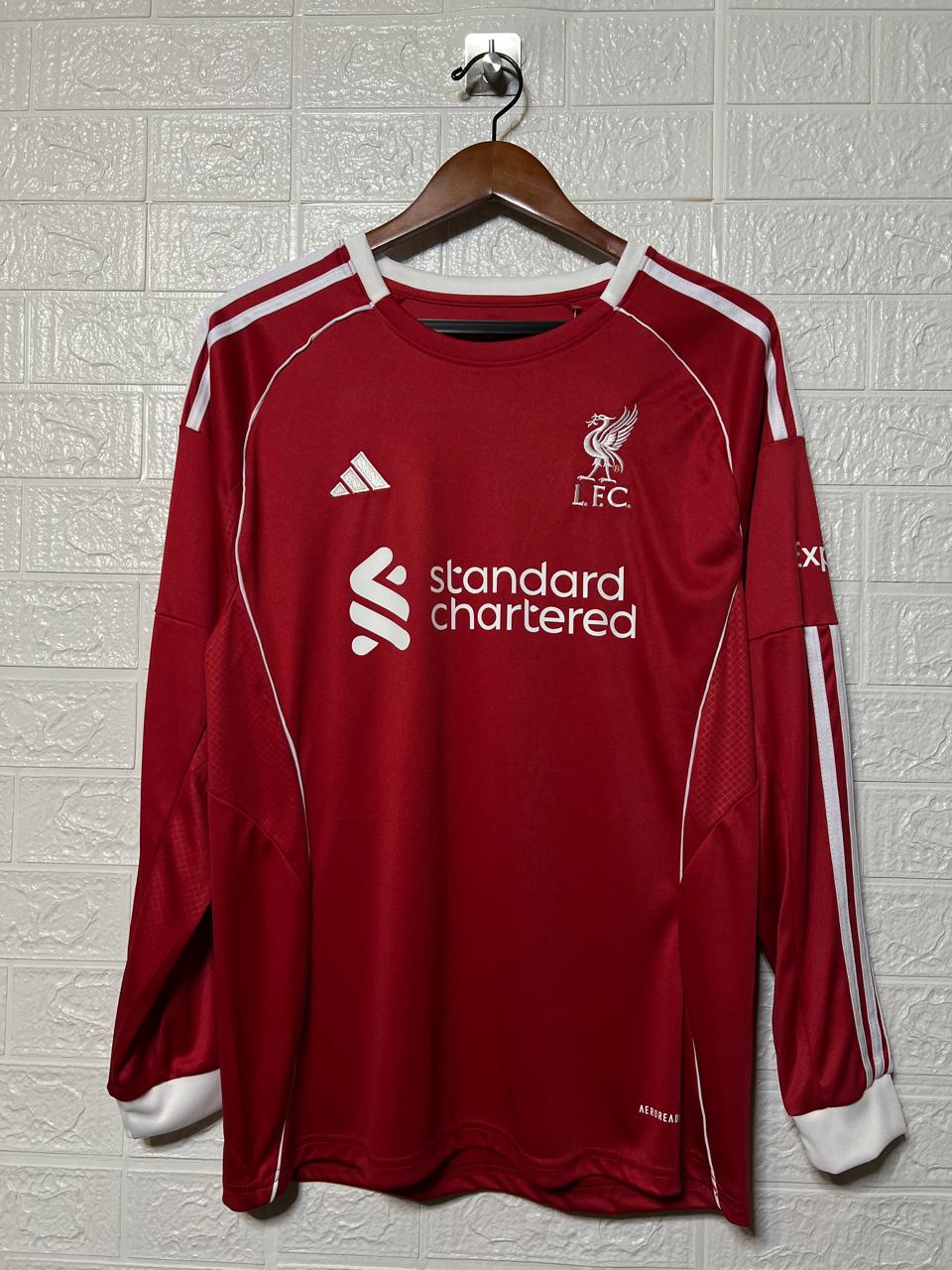 Liverpool local 25-26 manga larga fan